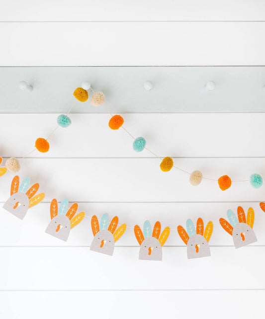 THP806 - Harvest/Thanksgiving Turkey and Pom Pom Banner Set